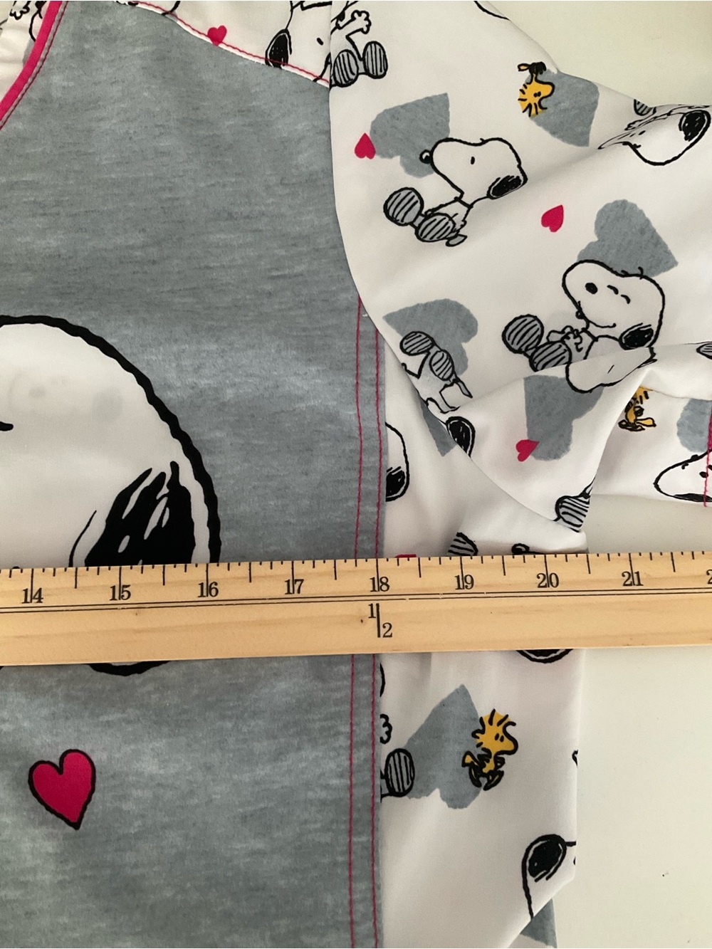 Cherokee Tooniforms Peanuts Snoopy "Free Hugs" Scrub Top Gray Pink - Picture 8 of 10